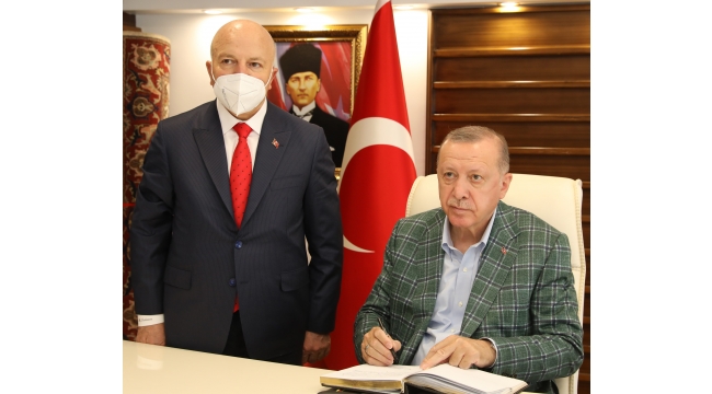 Cumhurbaşkanı Erdoğan Erzurum Büyükşehir Belediyesi'ni Ziyaret Etti
