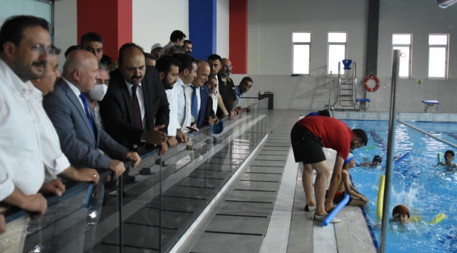 Aziziye'nin Yarı Olimpik Yüzme Havuzuna görkemli açılış