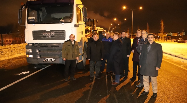 Palandöken Belediyesi tüm imkânlarıyla depremzedelerin yanında