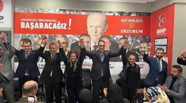 İYİ Parti'den İstifa Edip MHP'ye Katıldılar 