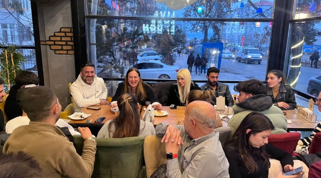İYİ Parti Büyükşehir Adayı Uçar: "Öğrencilere yılda 5000 TL nakdi destek sağlayacağız"