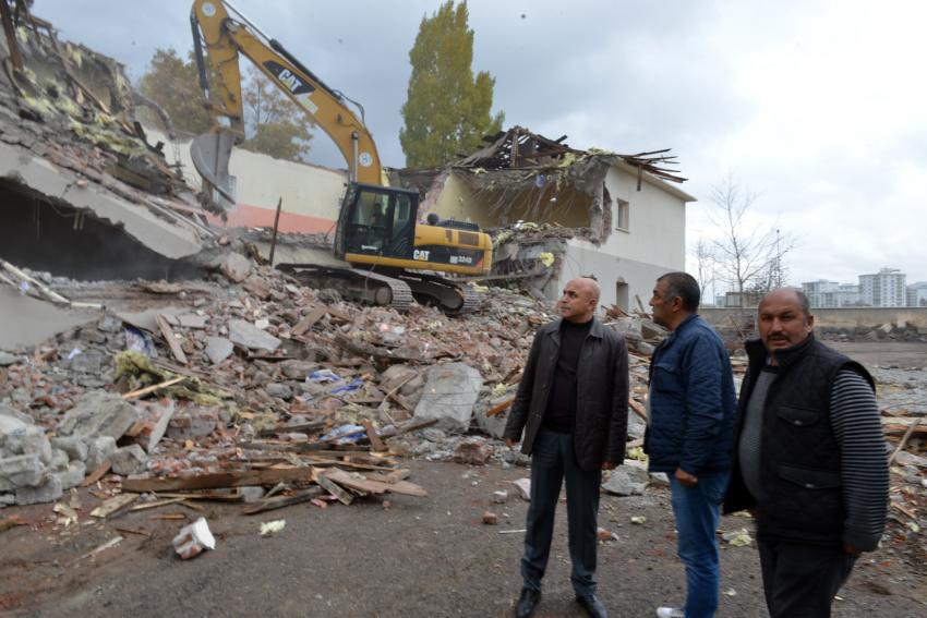 Valihafızpaşa İlkokul binası yıkıldı, yerine Müze binası geliyor