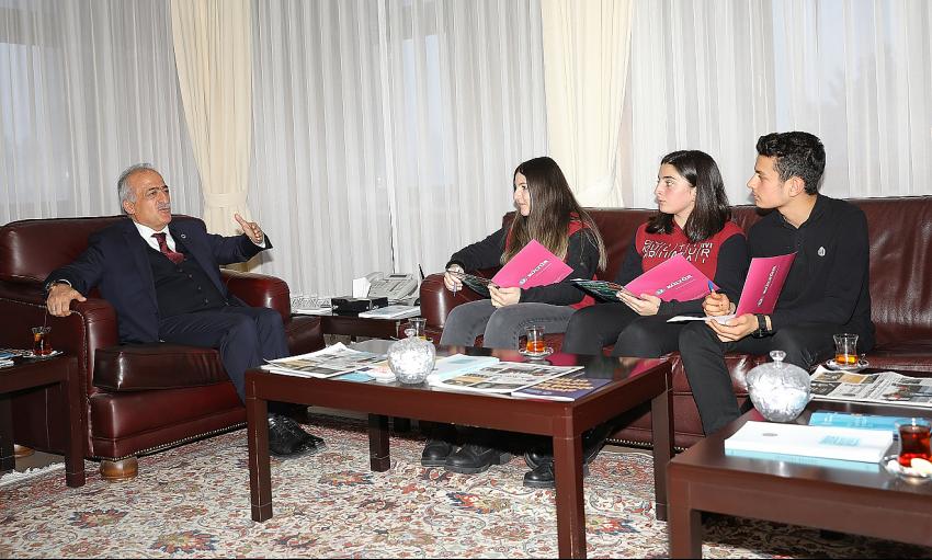 Öğrenciler Sordu Rektör Çomaklı Cevapladı