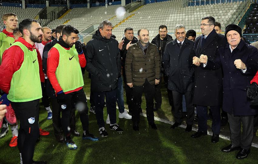 Başkan Sekmen Erzurumspor'u Motive Ediyor