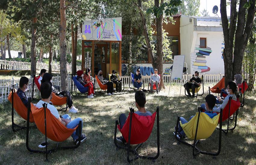 Gençlik Aktivasyon Merkezi'nden Kitap Tahlili Programı