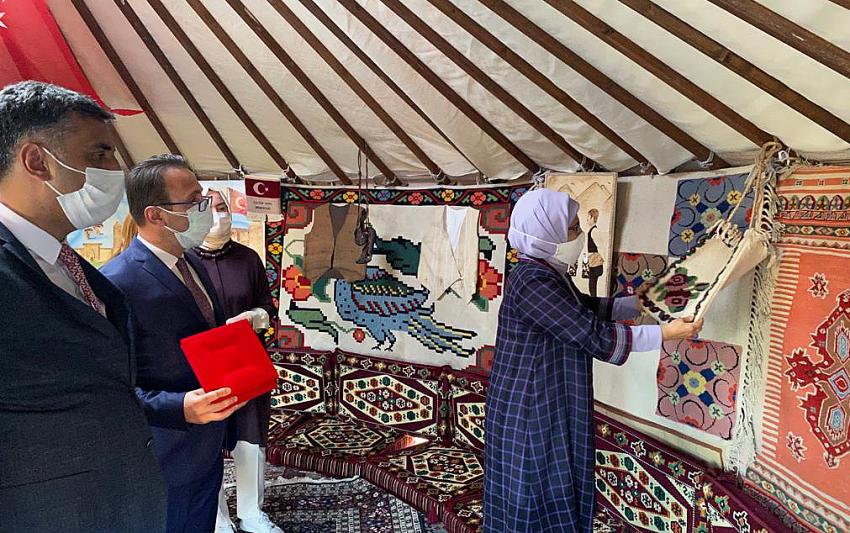 Cumhurbaşkanı Erdoğan'ın Eşi Emine Erdoğan Erzurum Otağını Ziyaret Etti