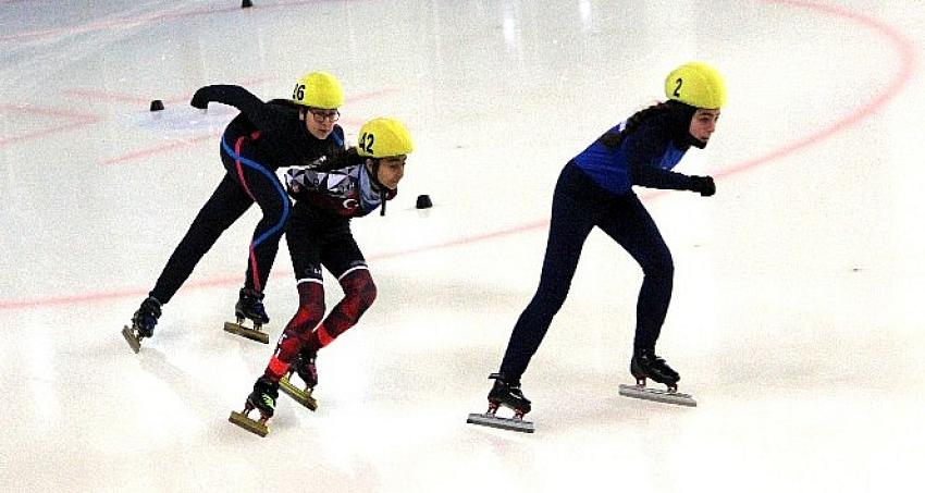 Short Track Federasyon Kupası yarışları Erzurum'da yapıldı