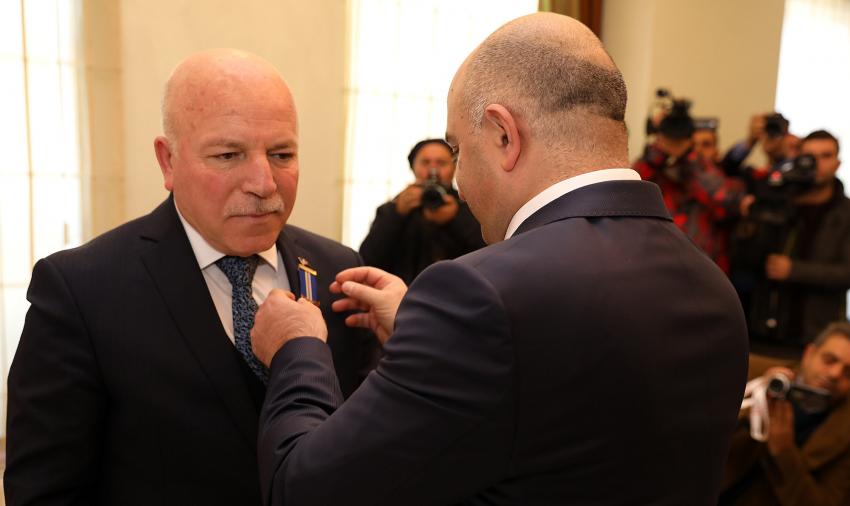 Azerbaycan Cumhurbaşkanı Aliyev'den Sekmen'e Onur Madalyası