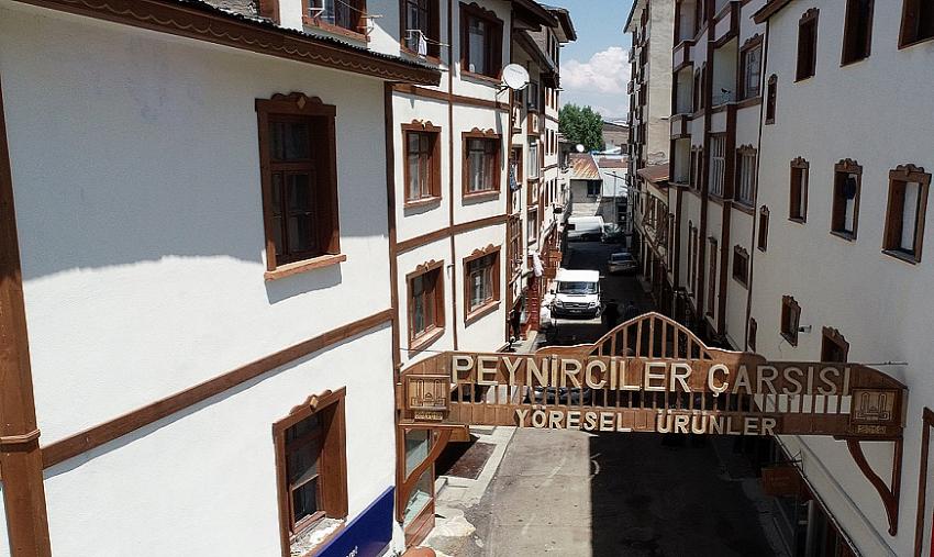 Büyükşehir Peynirciler Çarşısı'nın da Çehresini Değiştirdi