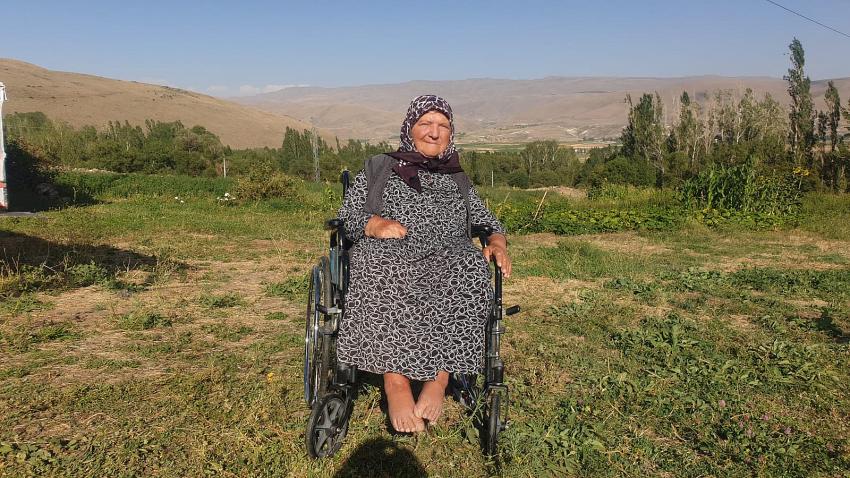 83 Yaşındaki Şadiye Ninenin Yol Çilesi