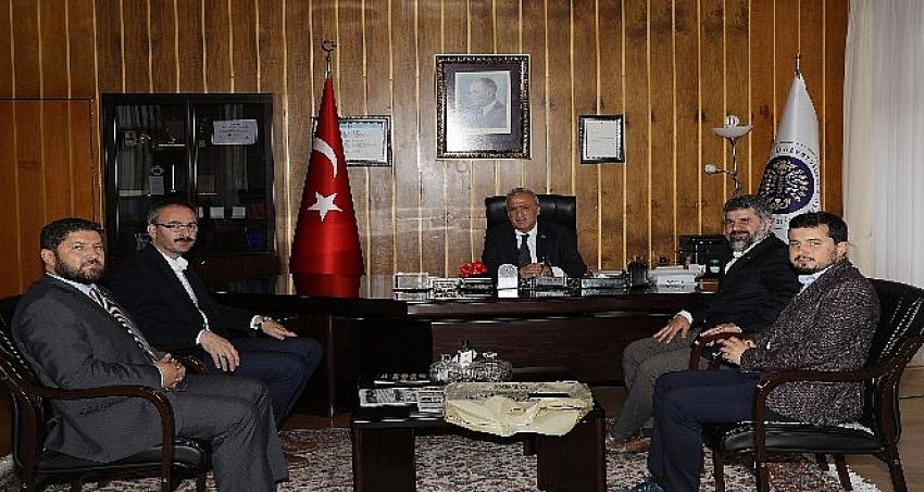 Uluslararası öğrencilerimizi kültür köprüsü olarak görüyoruz