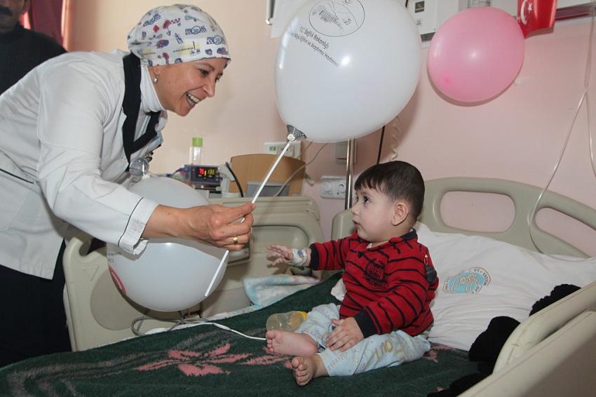 Erzurum BEAH'ta çocuklara eğlenceli tedavi