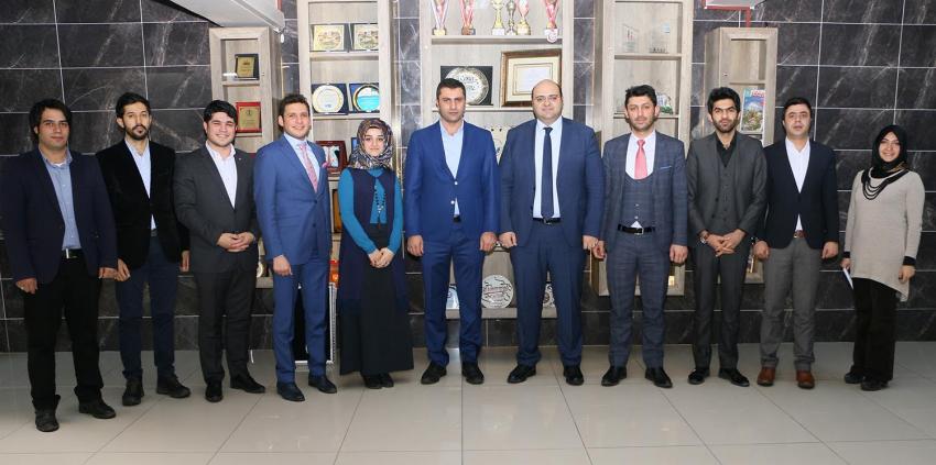 BAŞKAN ORHAN, AK GENÇLERİ AĞIRLADI