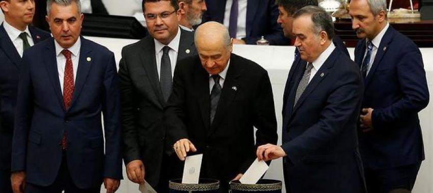 Bahçeli'den yeni anayasa açıklaması