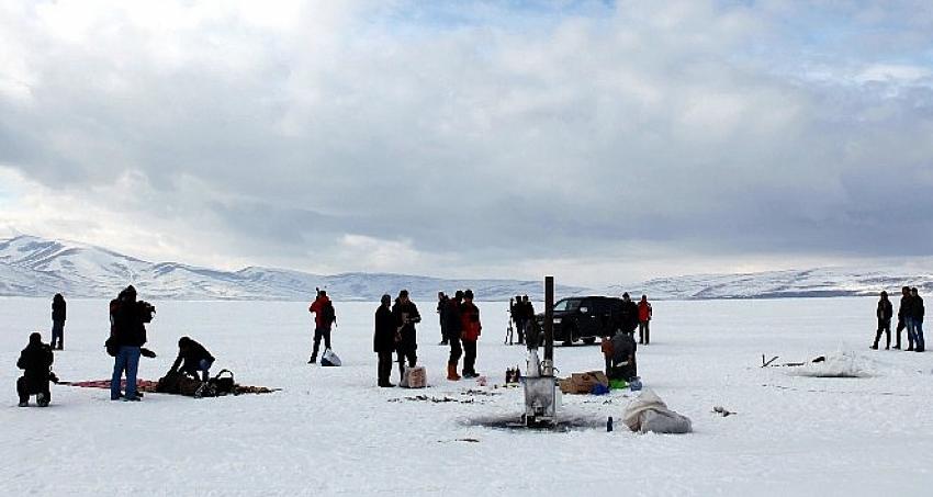 Erzurum ve Ağrı'da Eskimo usulü balık avlıyorlar