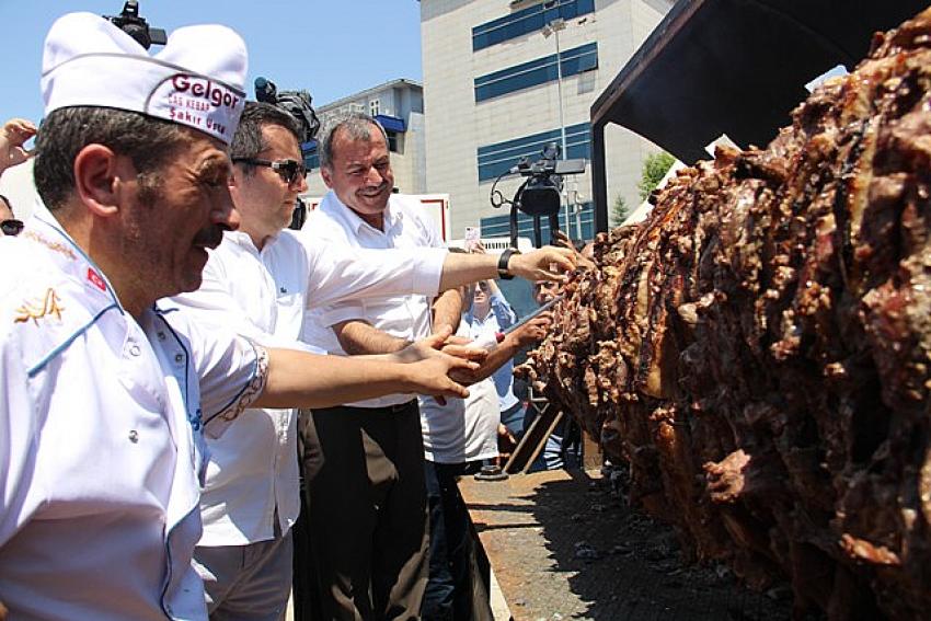 Erzurum'da Dev Cağ Kebap'a yoğun İlgi