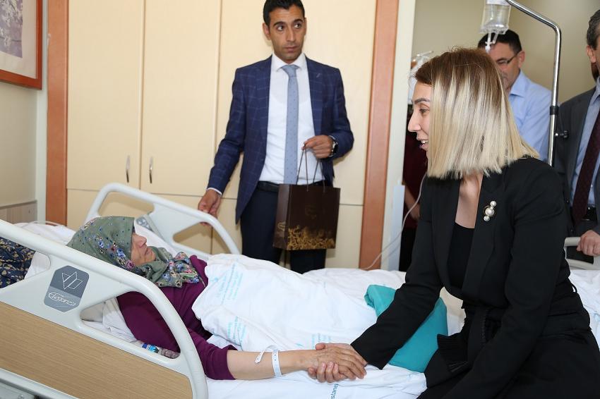 Vali Yardımcısı Büyüker'den Hastalara Bayram Ziyareti