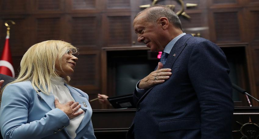 İYİ Parti'den istifa eden Tuba Vural Çokal ve 5 Belediye Başkanı AK Parti'ye geçti