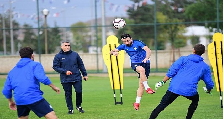 Mehmet Altıparmak:'Gol atmakta çok sorunumuz yok ama çok gol yiyoruz'