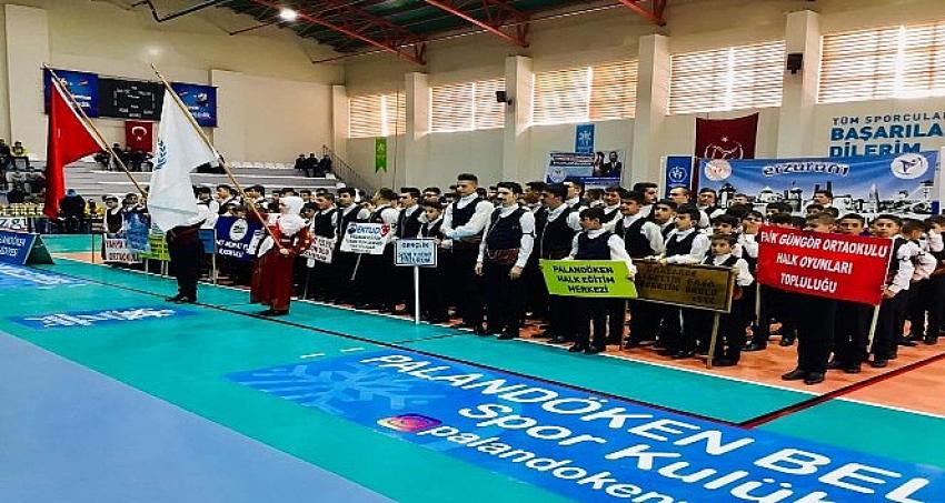 Erzurum'da halk oyunları müsabakaları düzenlendi