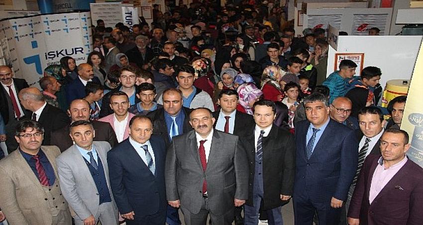 Erzurum 7. İstihdam Fuarı ve Kariyer Günleri ziyarete açıldı