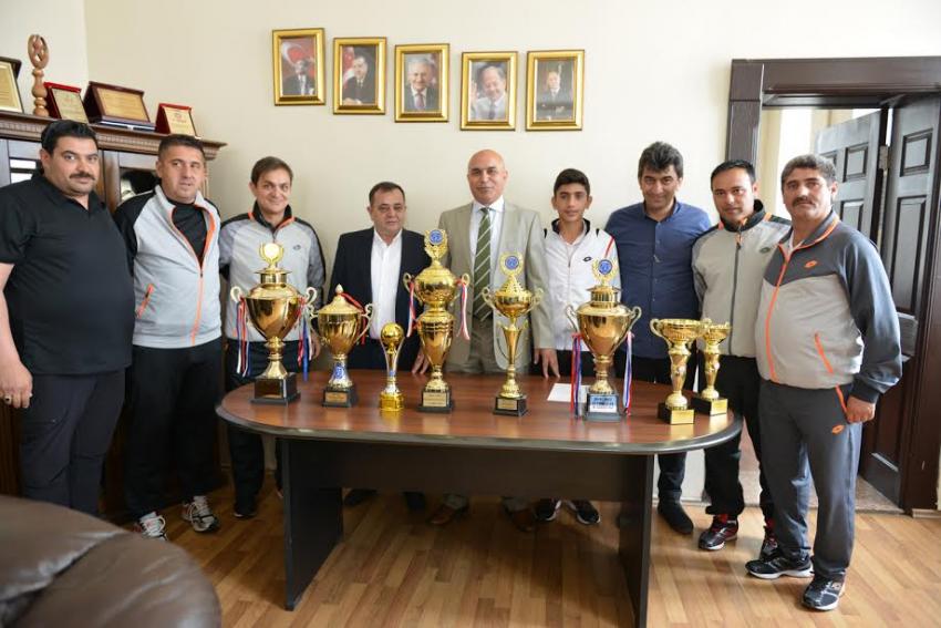 'Yakutiyespor, 'Gençliğin Spor Okulu'