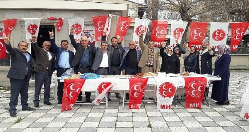 MHP'den yardım kermesi
