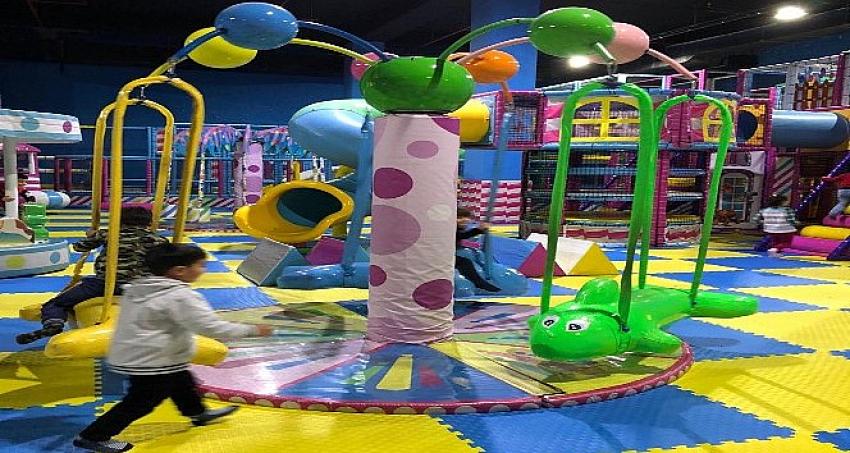 Mecidiye İlkokulu öğrencileri MNG AVM'de doyasıya eğlendi