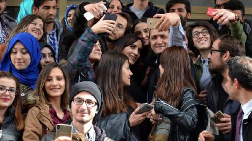 Nazlı Çelik, Erzurum'da üniversitelilerle biraraya geldi