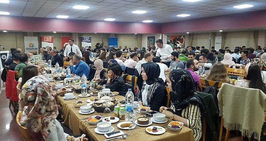 Eğitim Bir-Sen'den öğrencilere iftar
