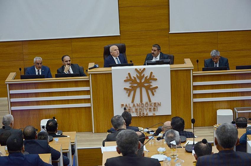 Sunar'dan çözüm odaklı belediyecilik mesajı