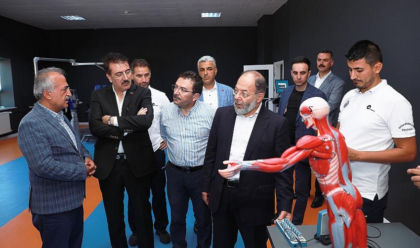 Atatürk Üniversitesinde Hizmete Açılan Birim ve Tesislerle İlgili Bilgi Verildi