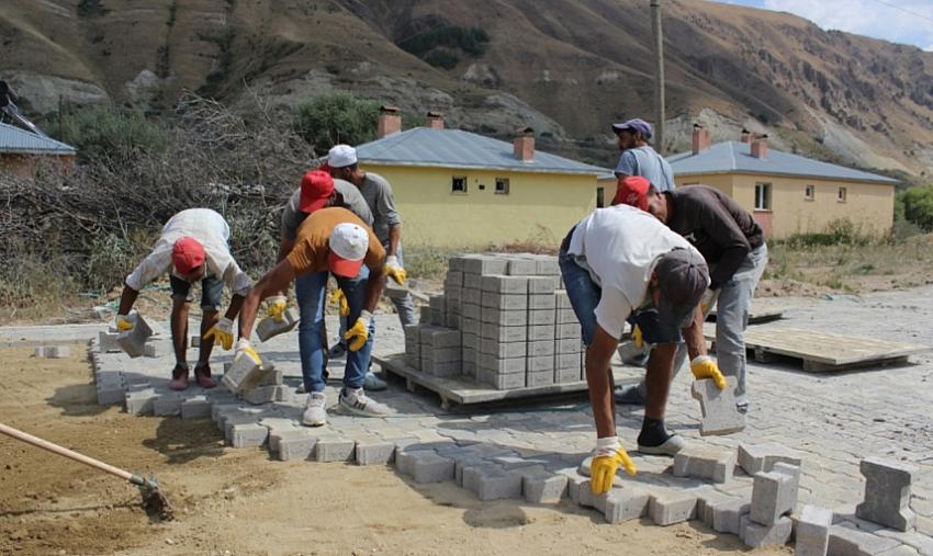 Yoncalık mahallesinde kilit parke yol çalışması