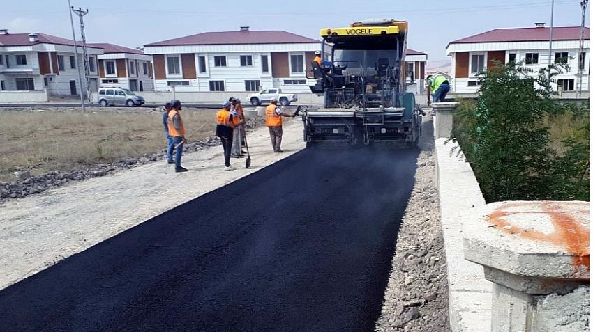 Aziziye'de asfalt kaplama çalışmaları son sürat