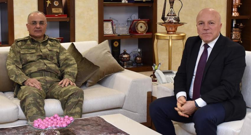 9. KOLORDU KOMUTANI TÜMGENERAL ÖZOĞLU BAŞKAN SEKMEN'İ ZİYARET ETTİ