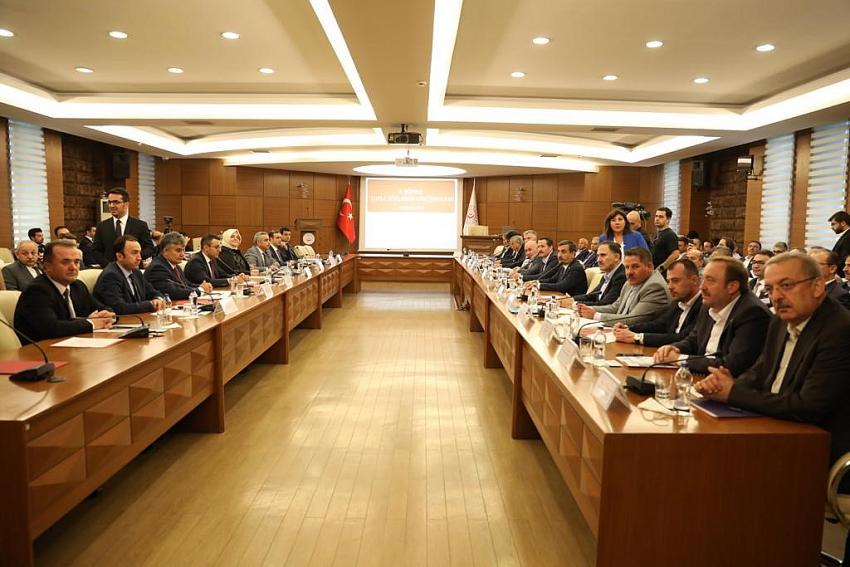 Bakan Selçuk, Türk-İş Başkanı ile bugün bir araya gelecek