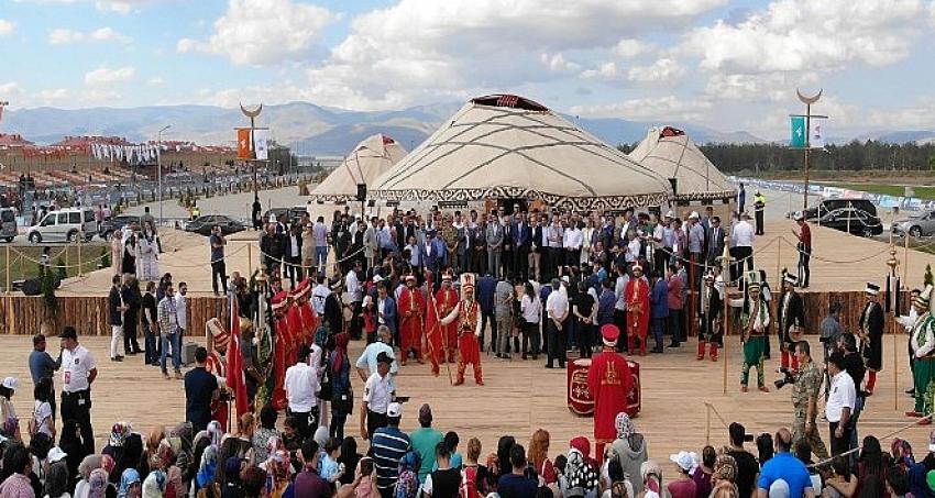 Erzurum Türk Oyunları başladı