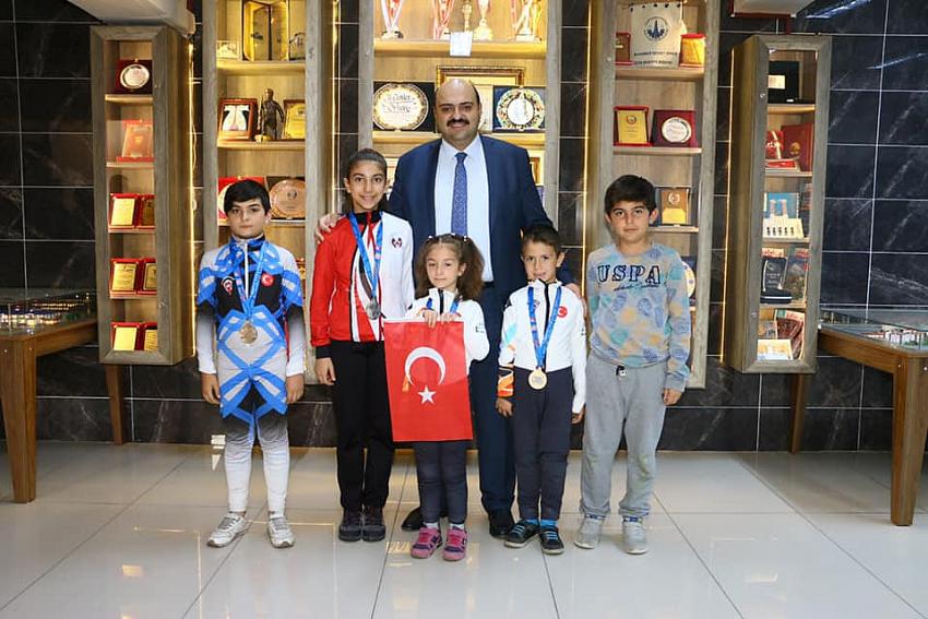 Başkan Orhan Başarıyı Ödüllendirdi