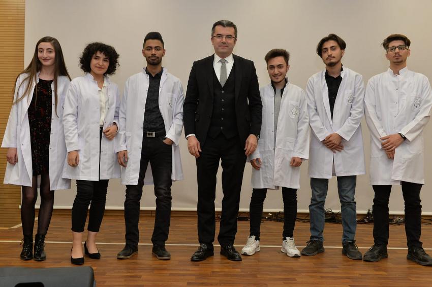 Diş Hekimi Adayları Önlüklerini Giydi