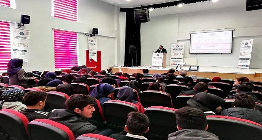 Yakutiye Proje İmam Hatip Lisesi, Uzundere'de konferans düzenledi