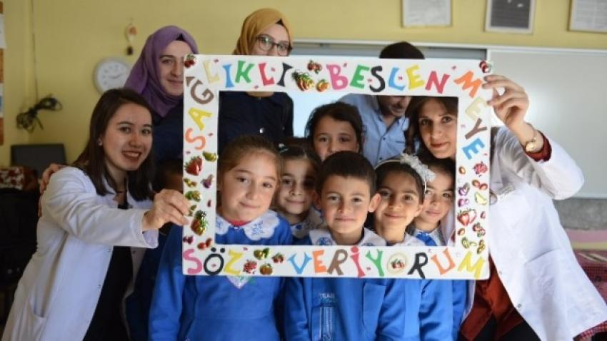 Yakutiye Belediyesi Köy Çocuklarını Satrançla Tanıştırıyor