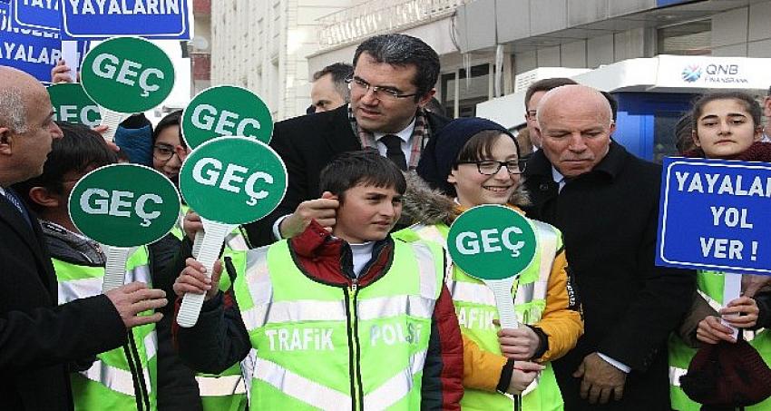 'Yaya Öncelikli Trafik' uygulaması yapıldı